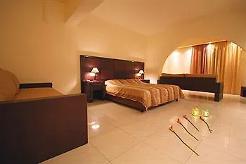 מלון Naxos Imperial 5*